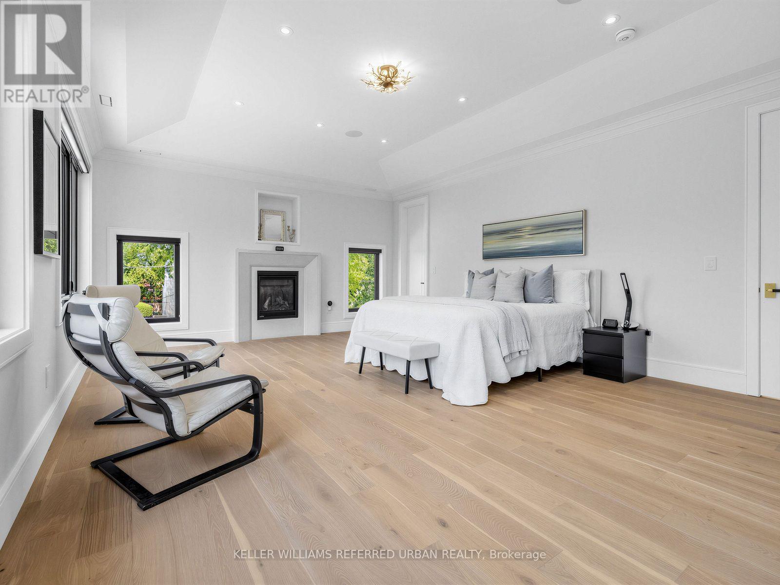 35 Lloydminster Crescent, Toronto, ON - Indoor Photo Showing Bedroom