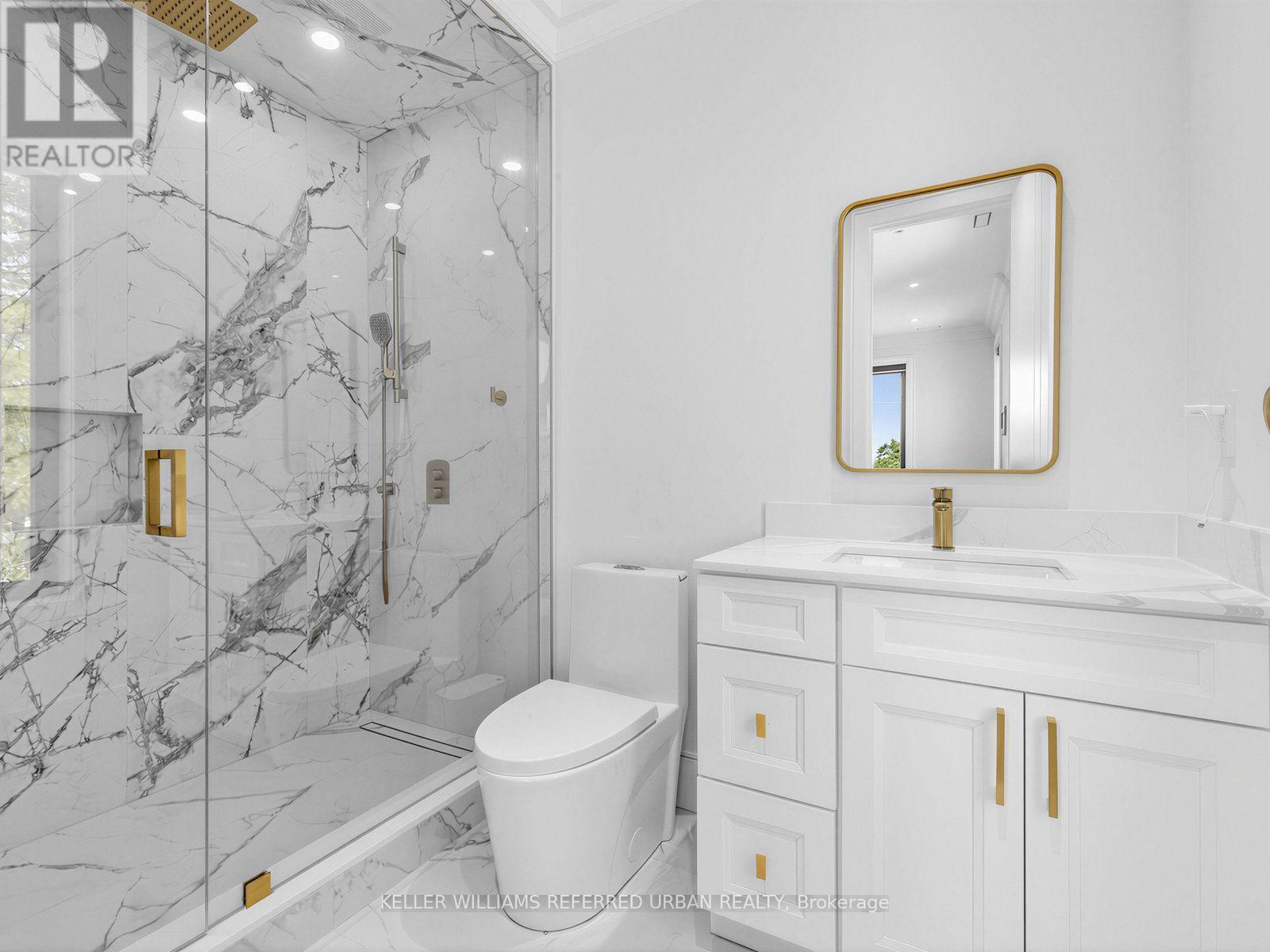35 Lloydminster Crescent, Toronto, ON - Indoor Photo Showing Bathroom