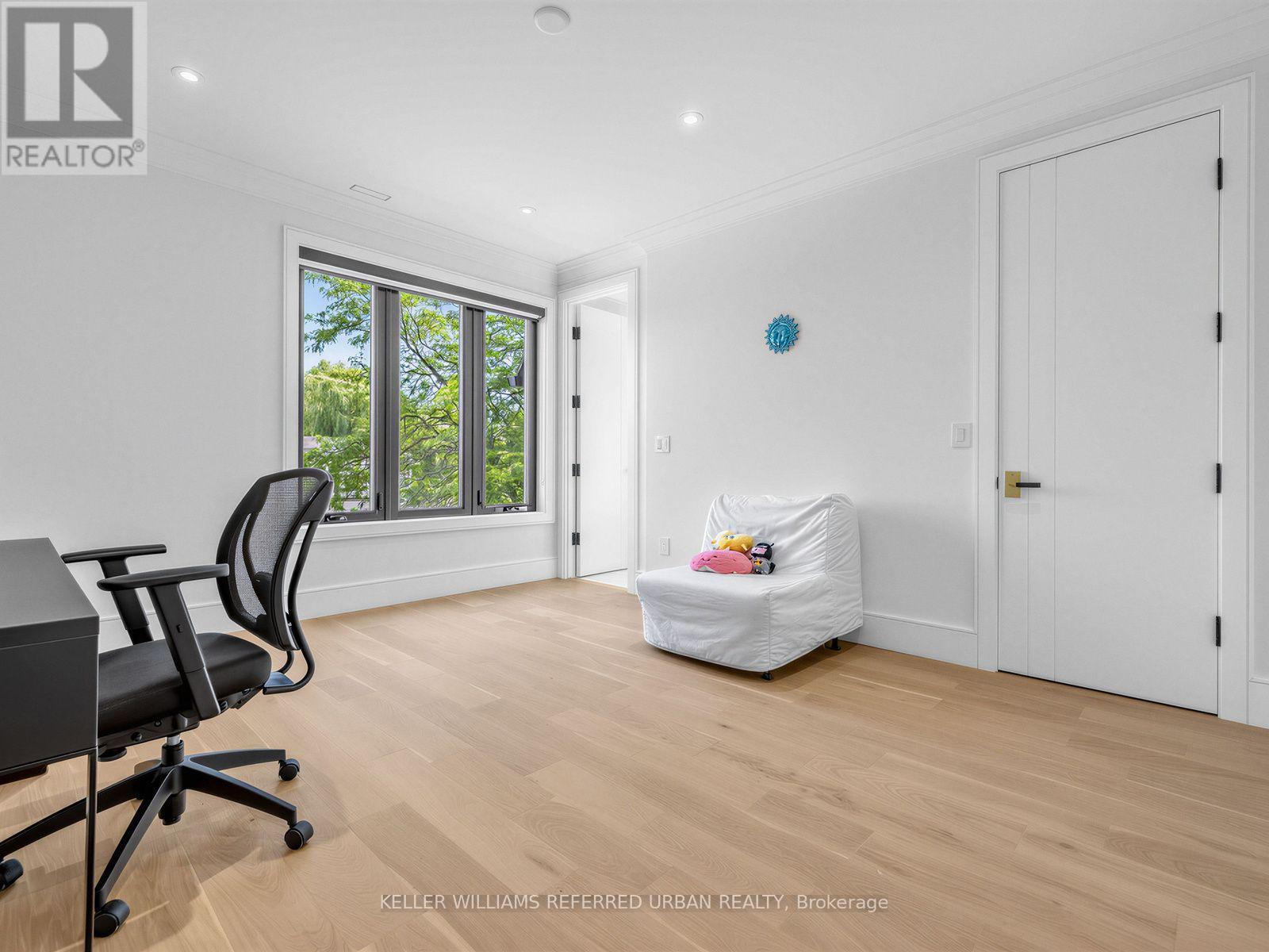 35 Lloydminster Crescent, Toronto, ON - Indoor Photo Showing Office