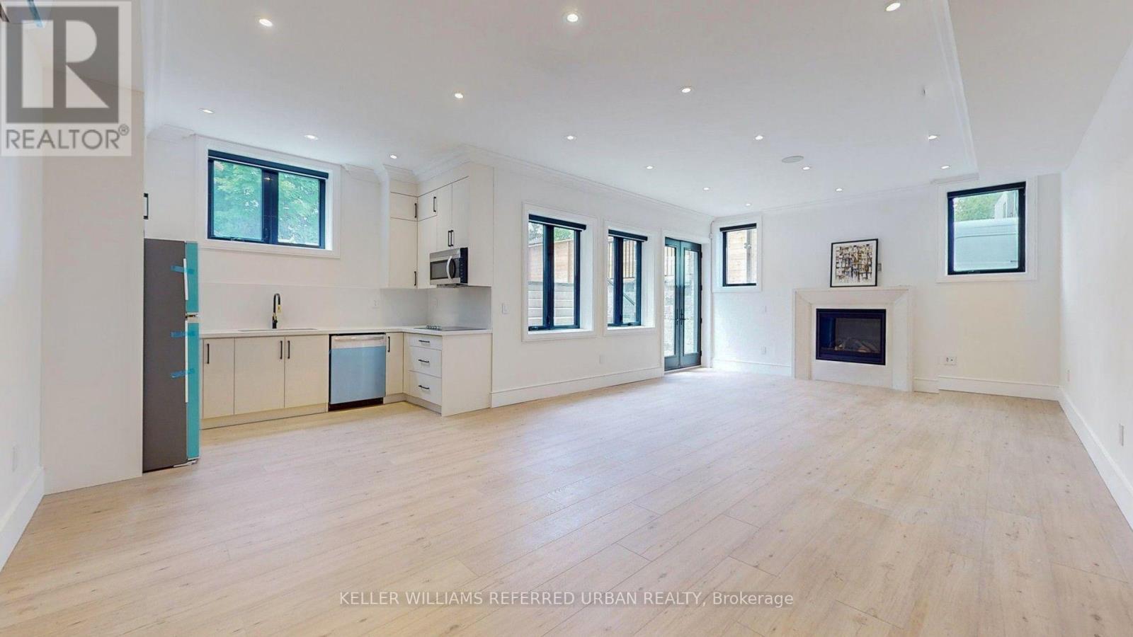 35 Lloydminster Crescent, Toronto, ON - Indoor