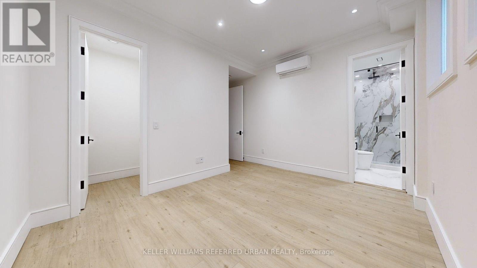 35 Lloydminster Crescent, Toronto, ON - Indoor Photo Showing Other Room