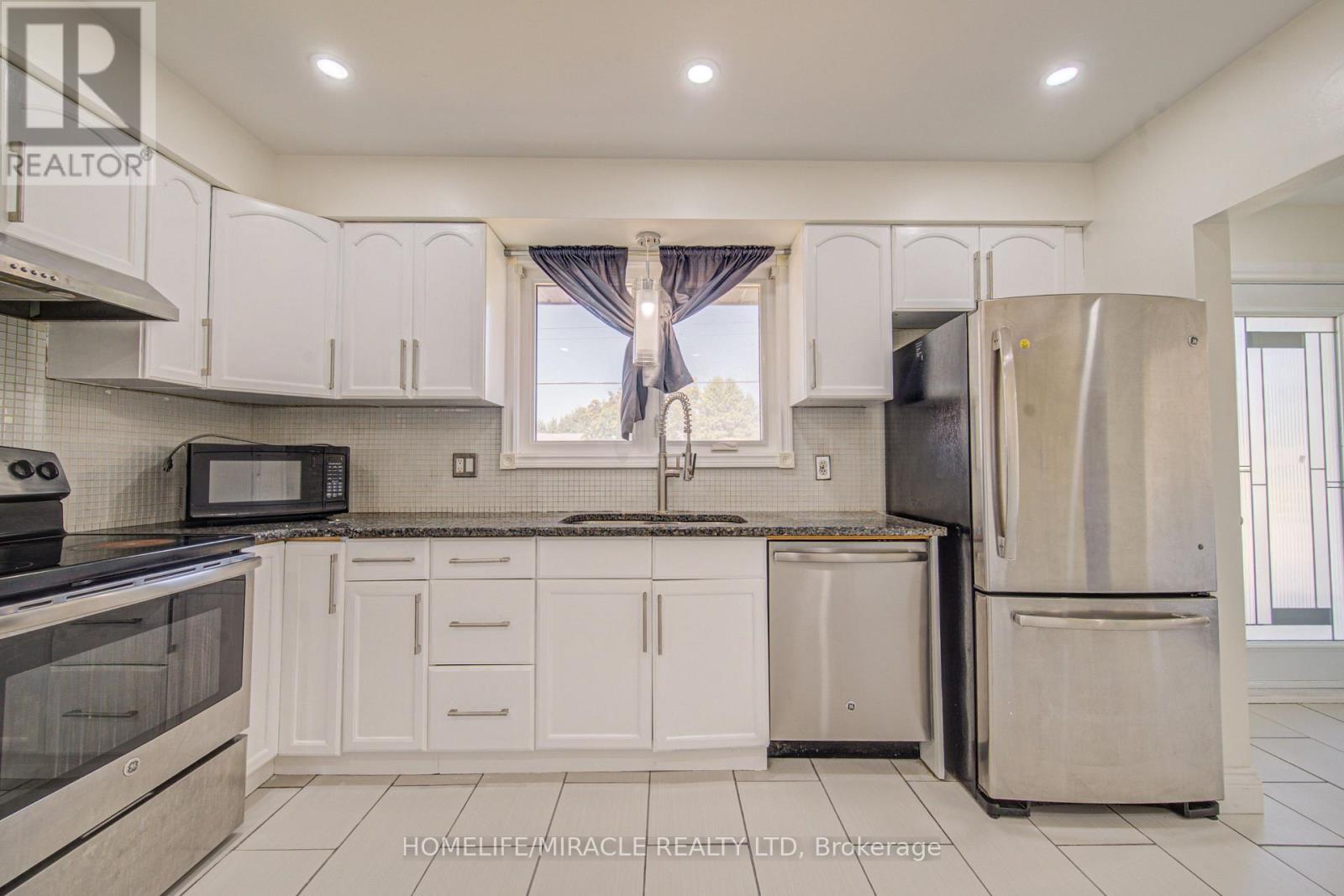 161 Kipling Avenue, Kitchener, ON - Indoor Photo Showing Kitchen