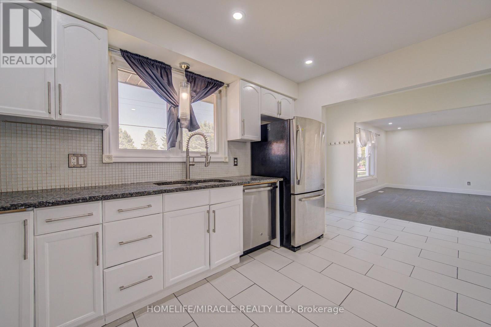 161 Kipling Avenue, Kitchener, ON - Indoor Photo Showing Kitchen