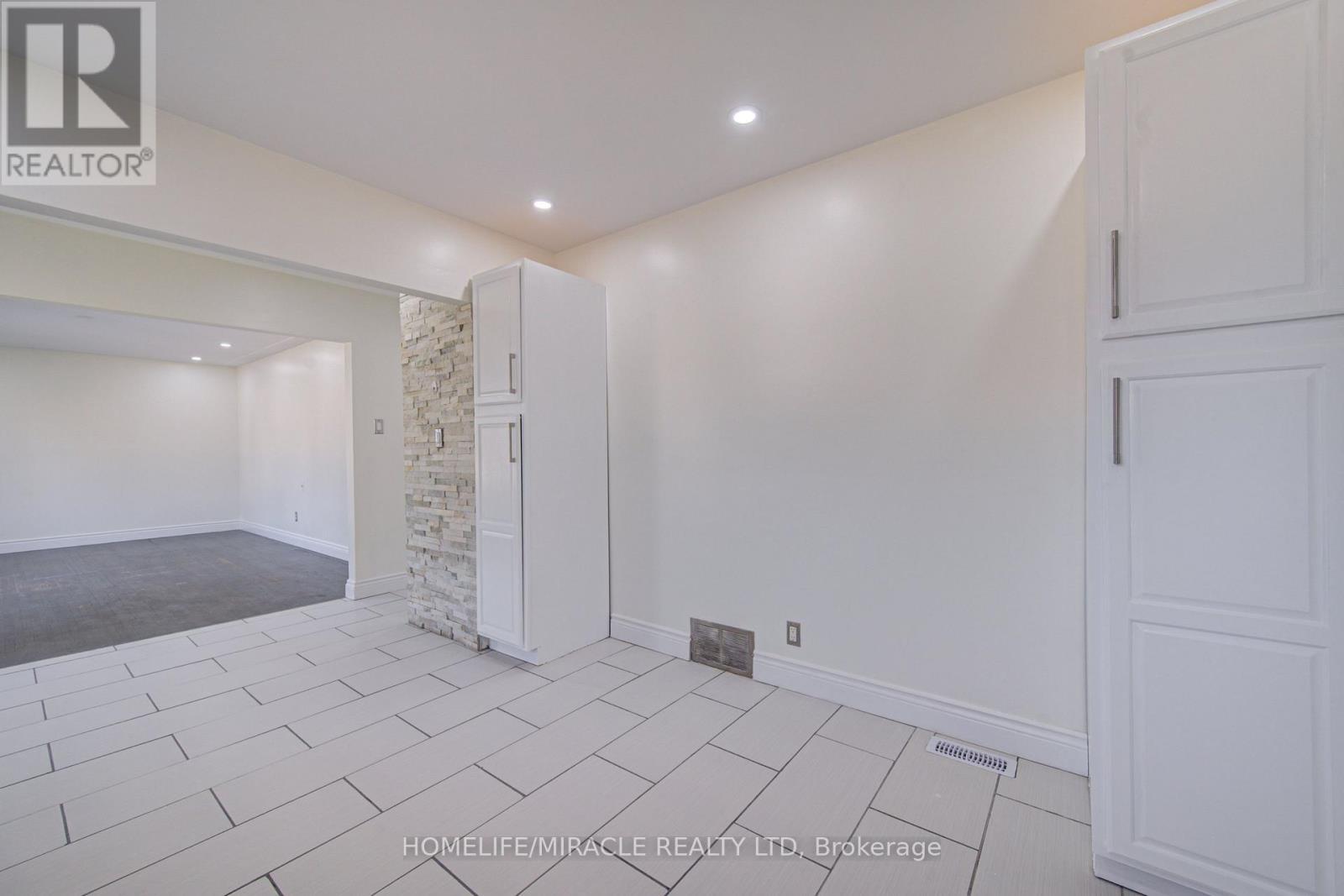 161 Kipling Avenue, Kitchener, ON - Indoor Photo Showing Other Room