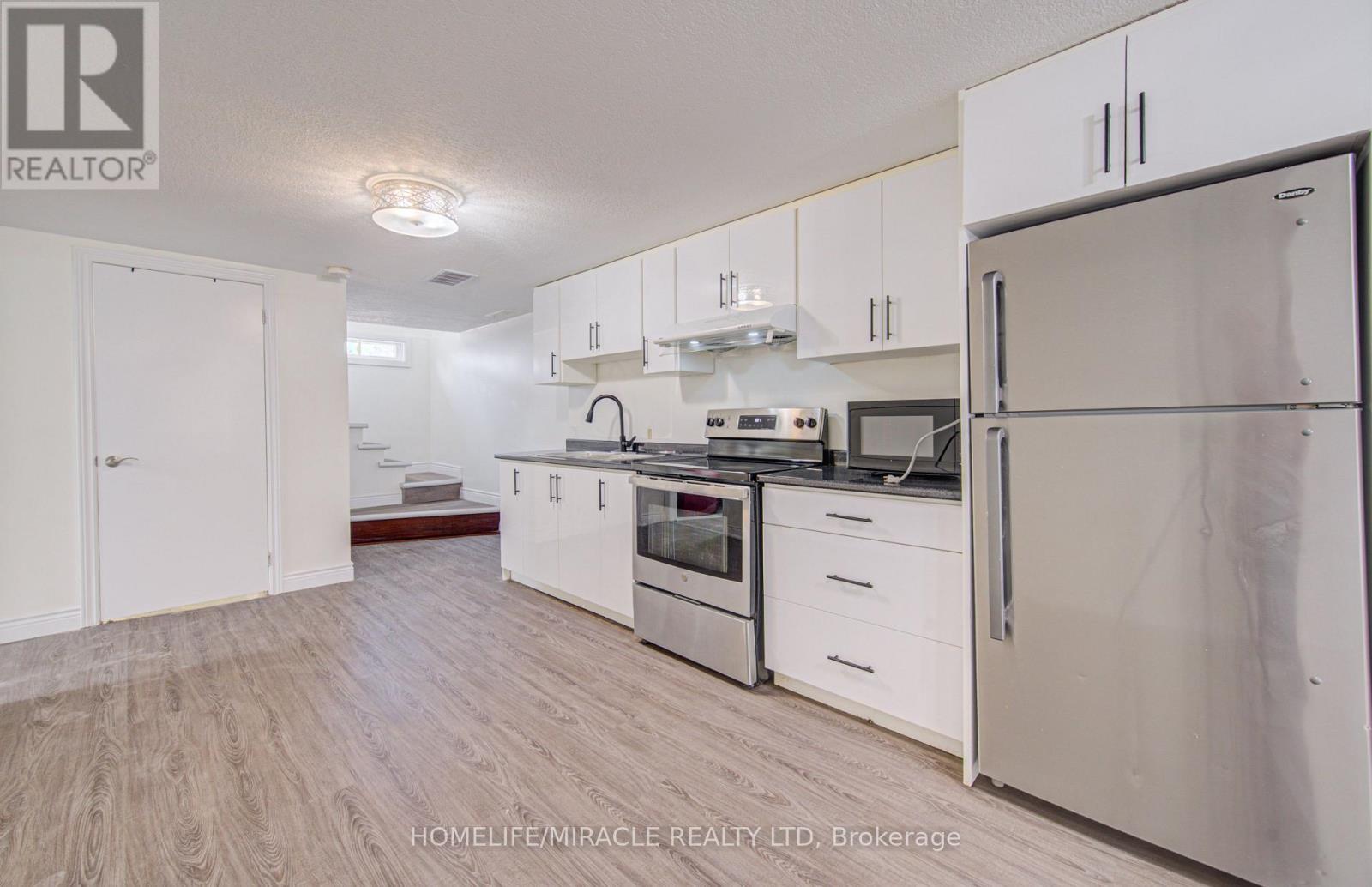 161 Kipling Avenue, Kitchener, ON - Indoor Photo Showing Kitchen