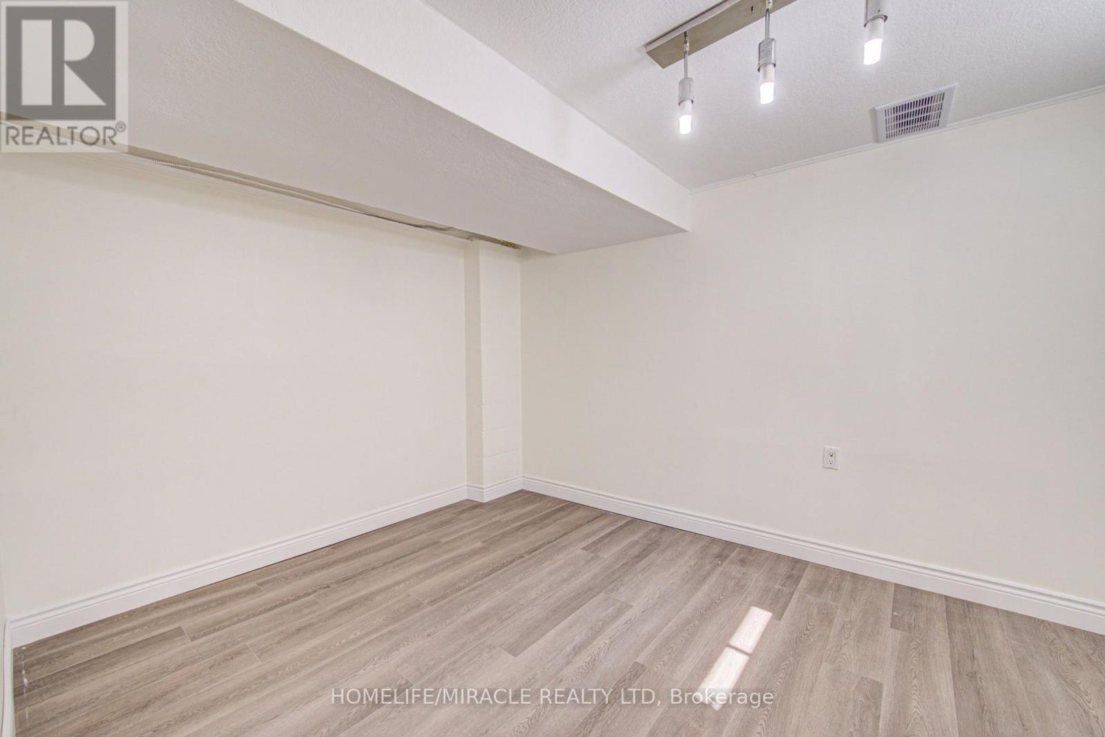 161 Kipling Avenue, Kitchener, ON - Indoor Photo Showing Other Room