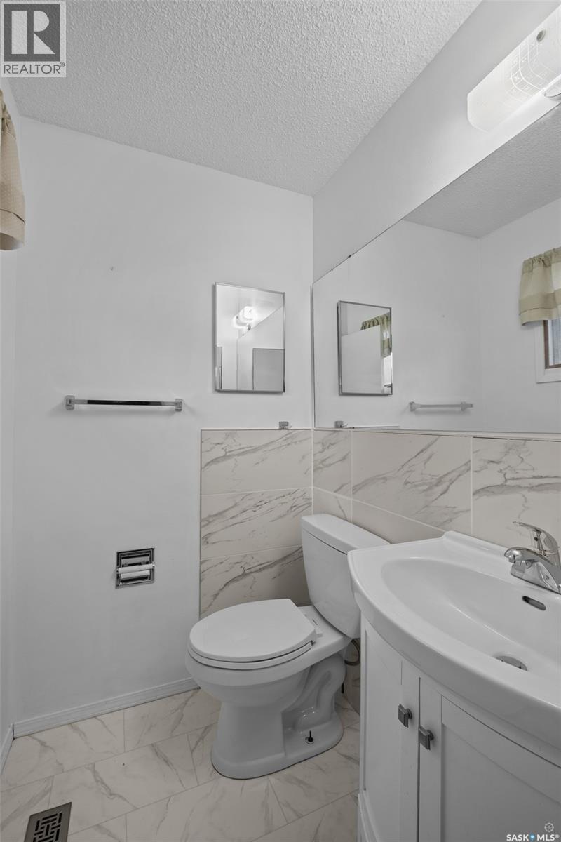 1338 Lacroix Crescent, Prince Albert, SK - Indoor Photo Showing Bathroom