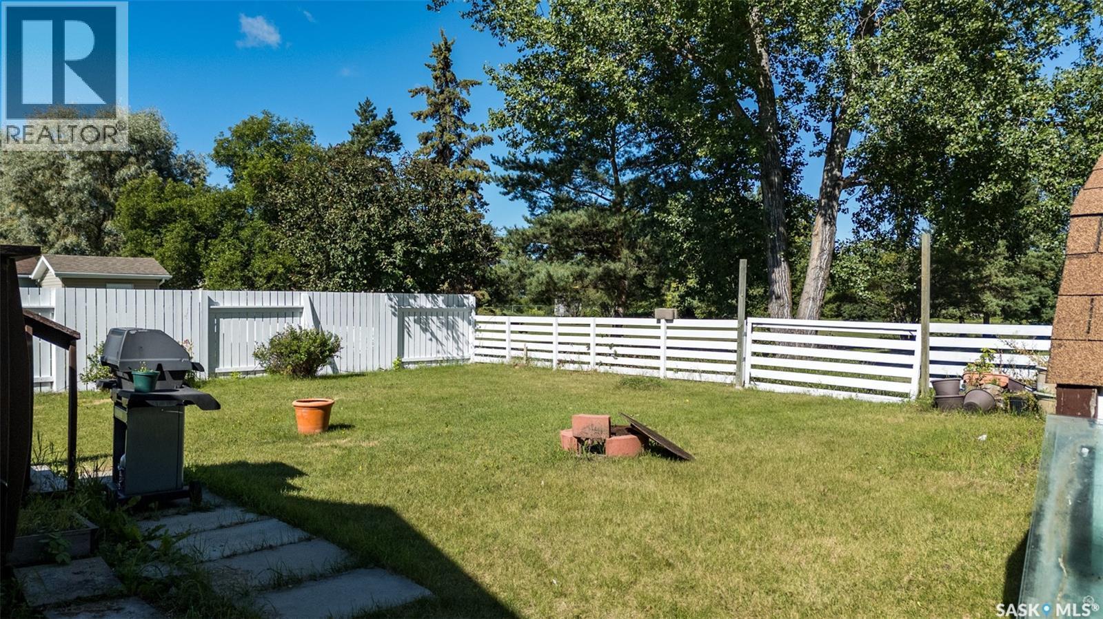 1338 Lacroix Crescent, Prince Albert, SK - Outdoor