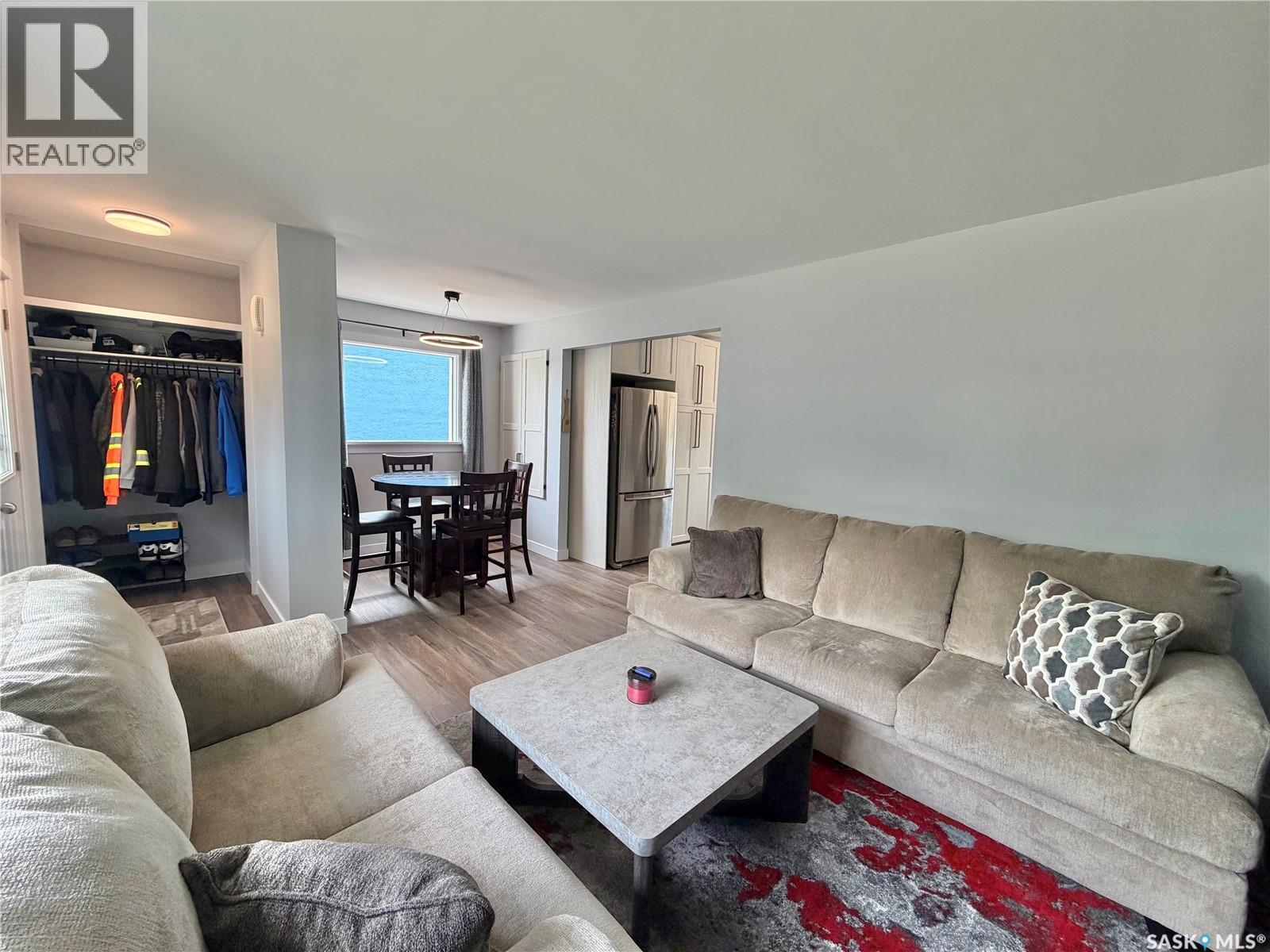 206 Third Avenue S, Yorkton, SK - Indoor Photo Showing Living Room