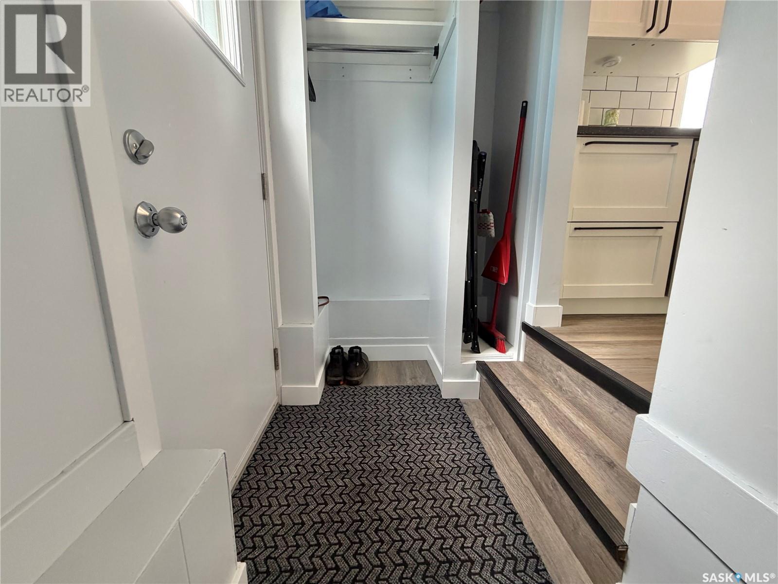 206 Third Avenue S, Yorkton, SK - Indoor Photo Showing Other Room