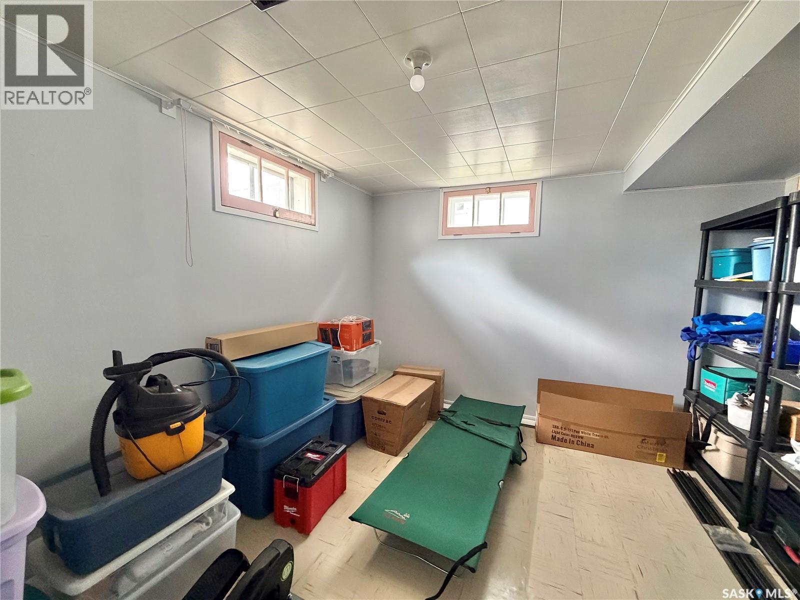 206 Third Avenue S, Yorkton, SK - Indoor