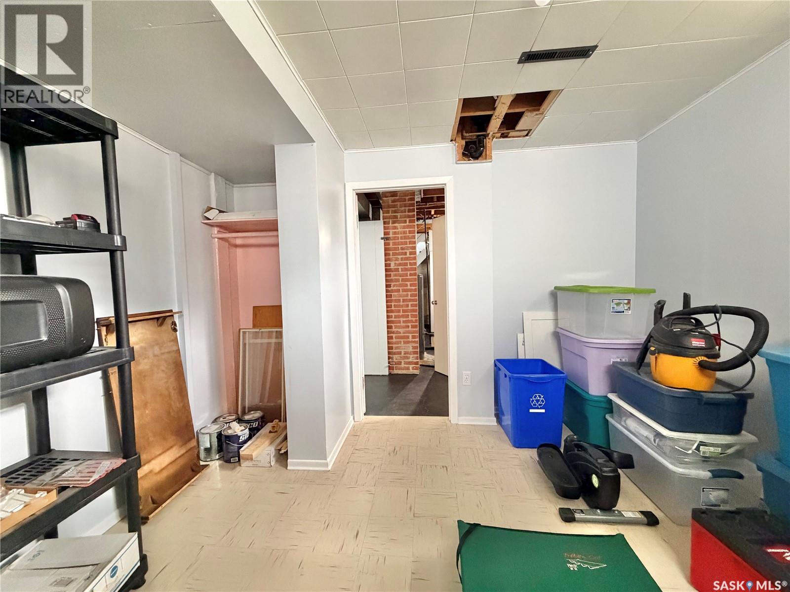 206 Third Avenue S, Yorkton, SK - Indoor Photo Showing Other Room