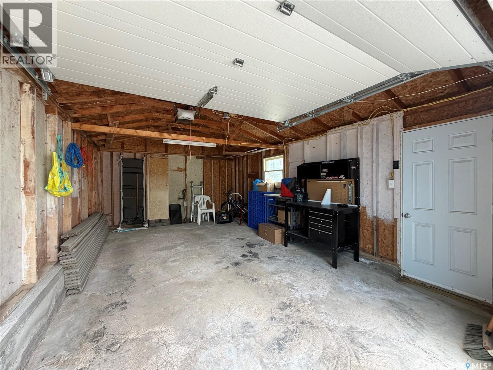 206 Third Avenue S, Yorkton, SK - Indoor Photo Showing Garage