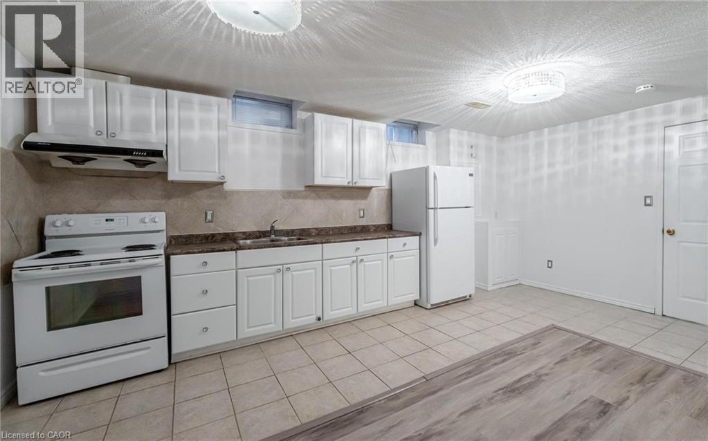 30 Richview Drive Unit# 2, Hamilton, ON - Indoor Photo Showing Kitchen