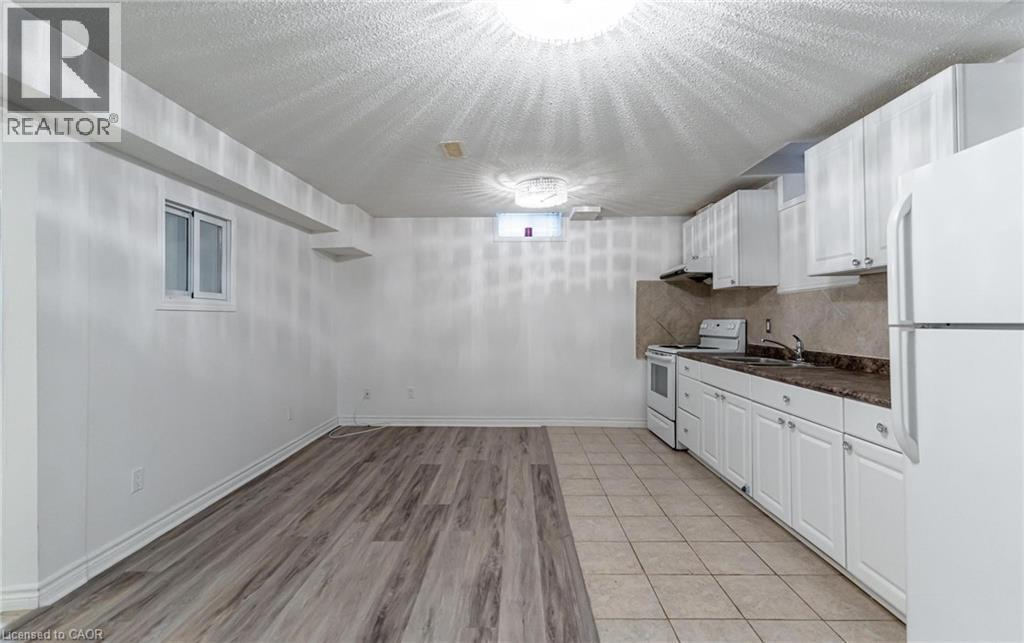 30 Richview Drive Unit# 2, Hamilton, ON - Indoor Photo Showing Kitchen