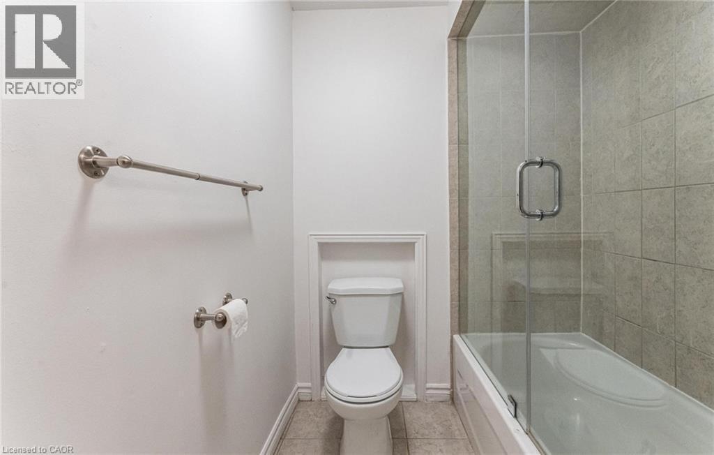30 Richview Drive Unit# 2, Hamilton, ON - Indoor Photo Showing Bathroom