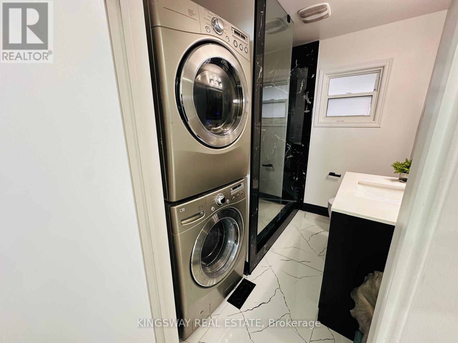 35 Silver Aspen Crescent, Kitchener, ON - Indoor Photo Showing Laundry Room