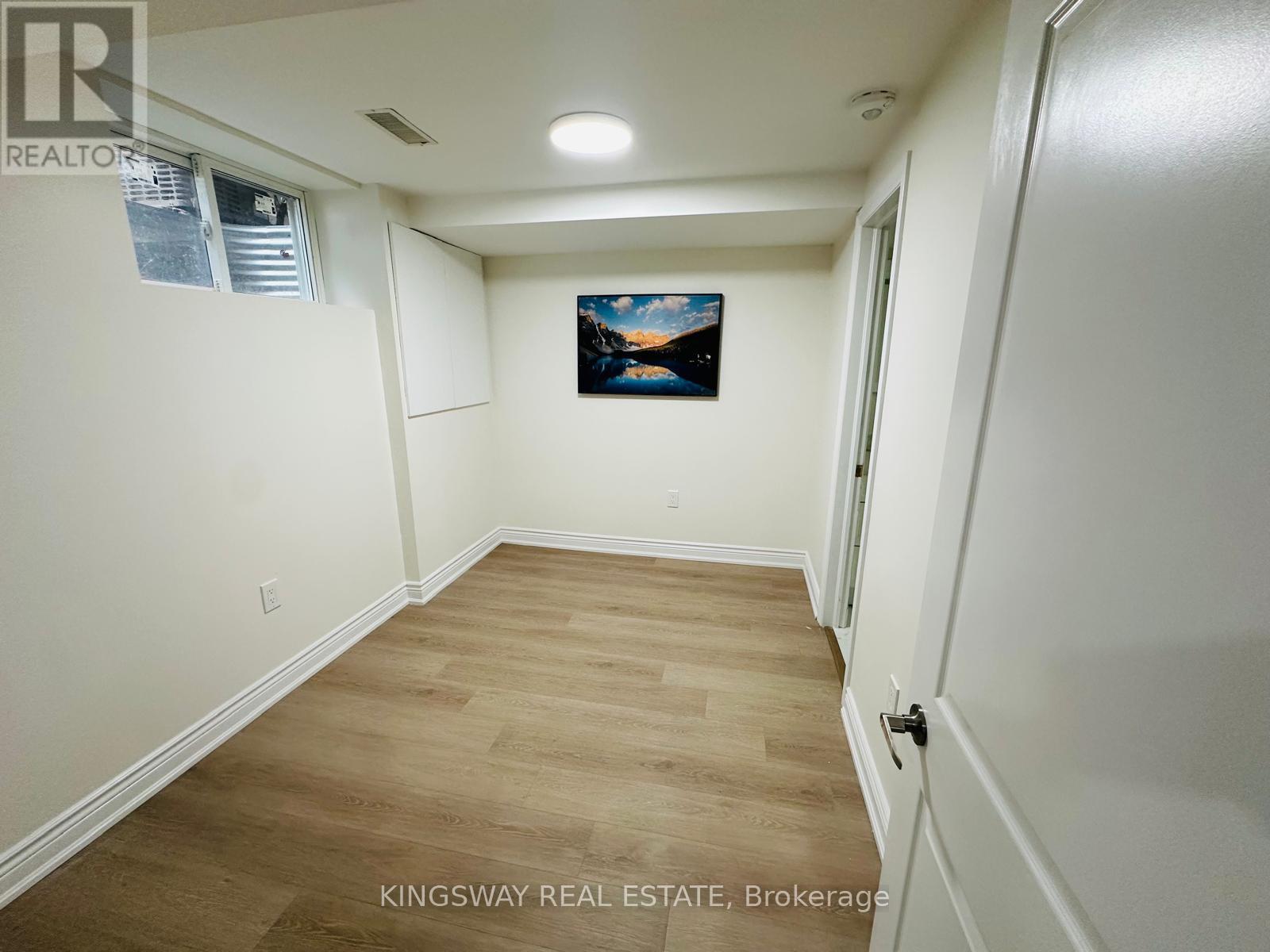 35 Silver Aspen Crescent, Kitchener, ON - Indoor Photo Showing Other Room