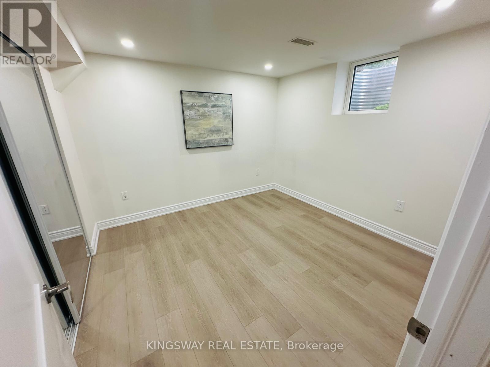 35 Silver Aspen Crescent, Kitchener, ON - Indoor Photo Showing Other Room