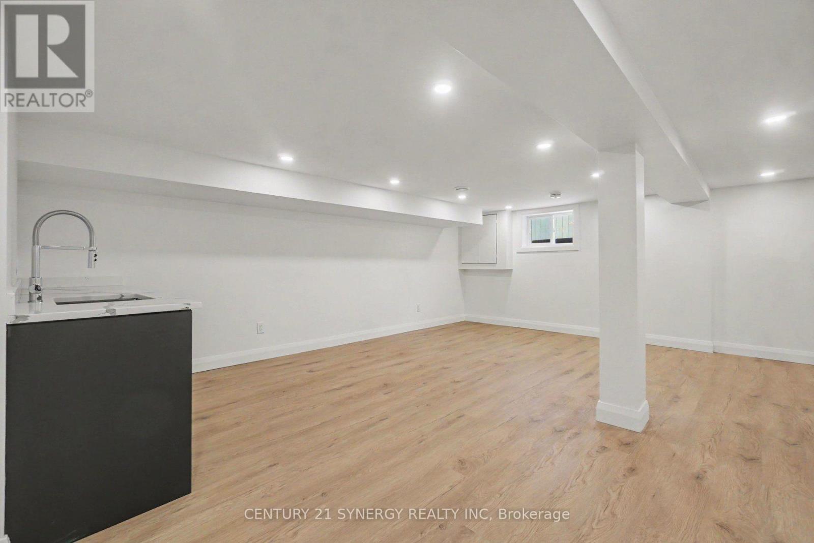 2238 Utah Street, Ottawa, ON - Indoor