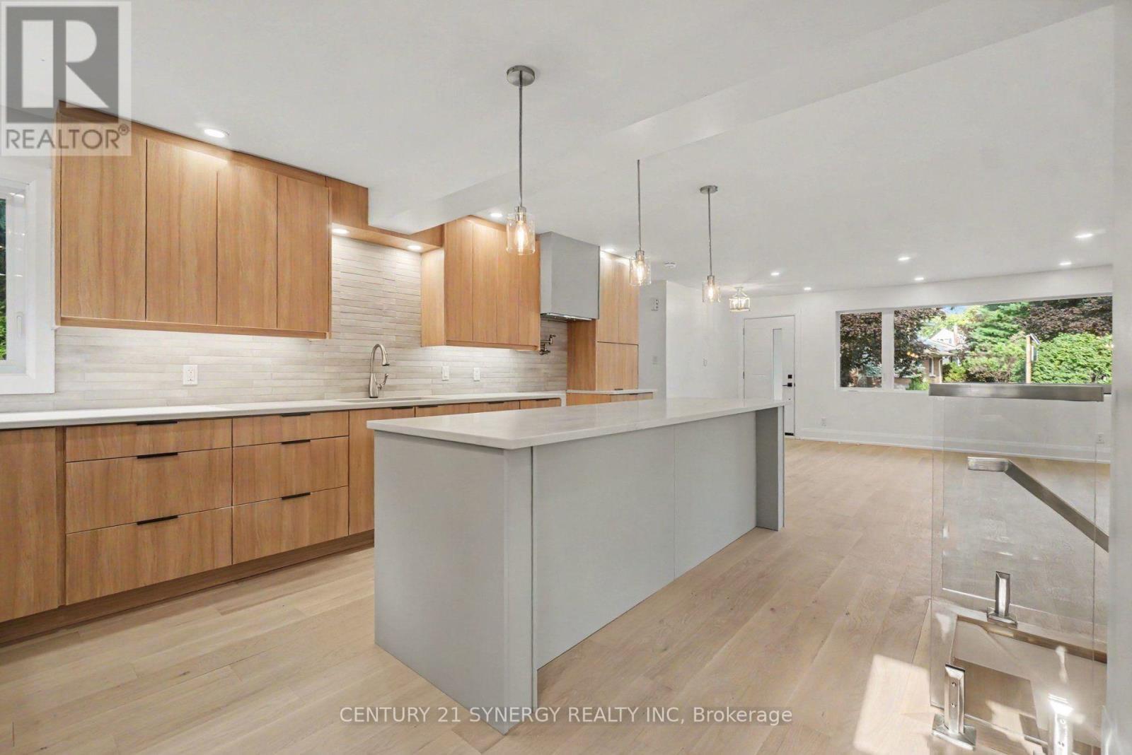 Breakfast Bar - 2238 Utah Street, Ottawa, ON - Indoor Photo Showing Kitchen With Upgraded Kitchen