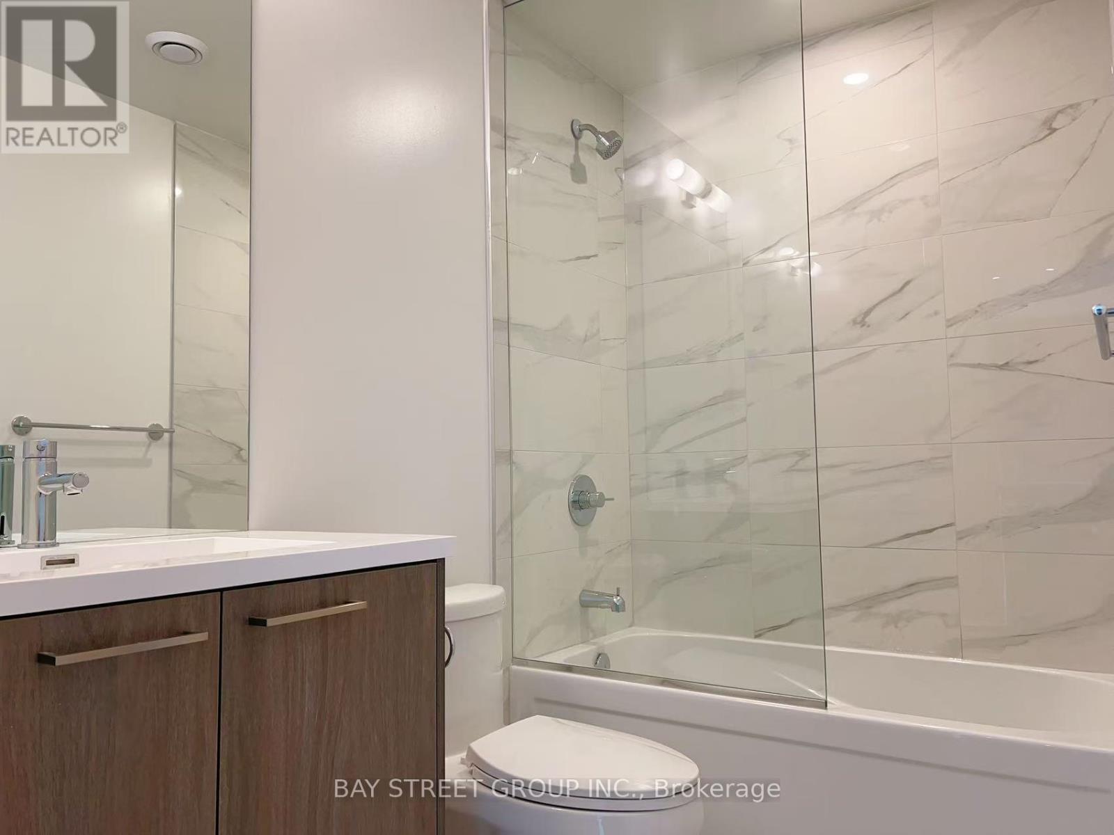 4208 - 28 Interchange Way, Vaughan, ON - Indoor Photo Showing Bathroom