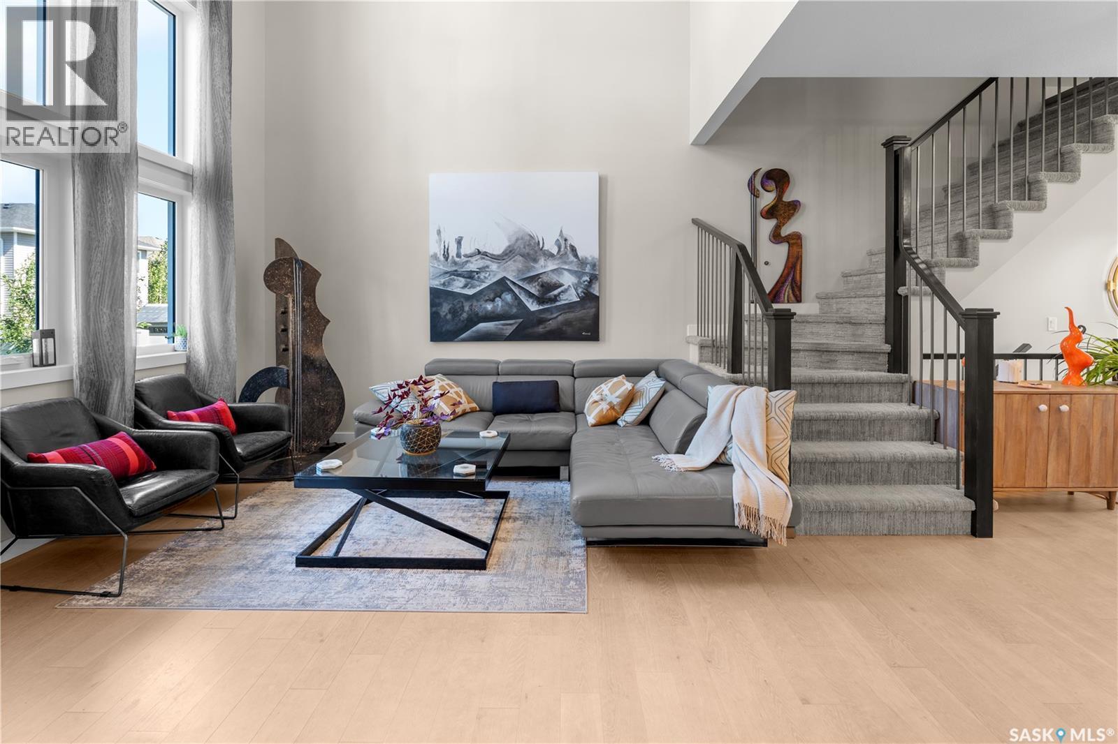 1231 Pringle Way, Saskatoon, SK - Indoor Photo Showing Living Room