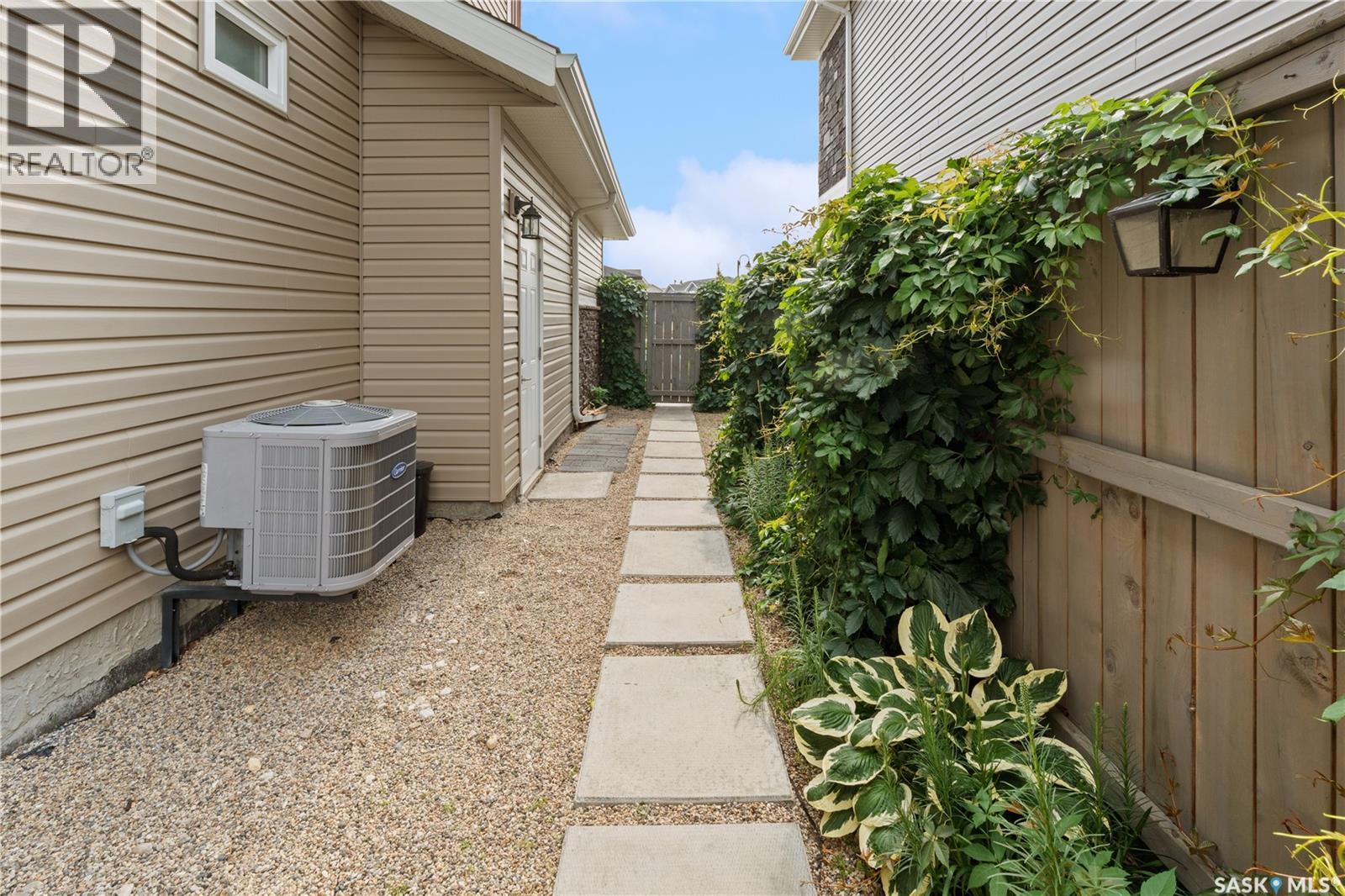 1231 Pringle Way, Saskatoon, SK - Outdoor With Exterior