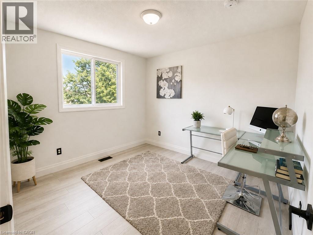 84 Elgar Avenue, Hamilton, ON - Indoor Photo Showing Other Room