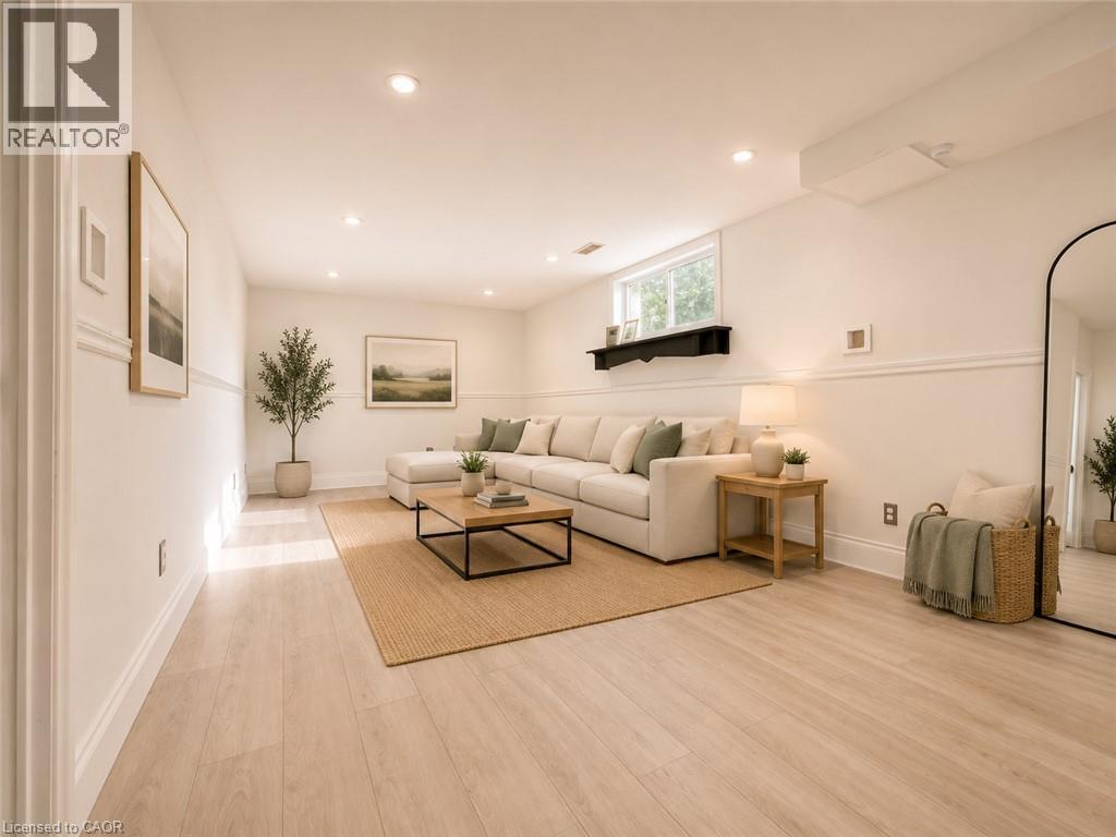 84 Elgar Avenue, Hamilton, ON - Indoor