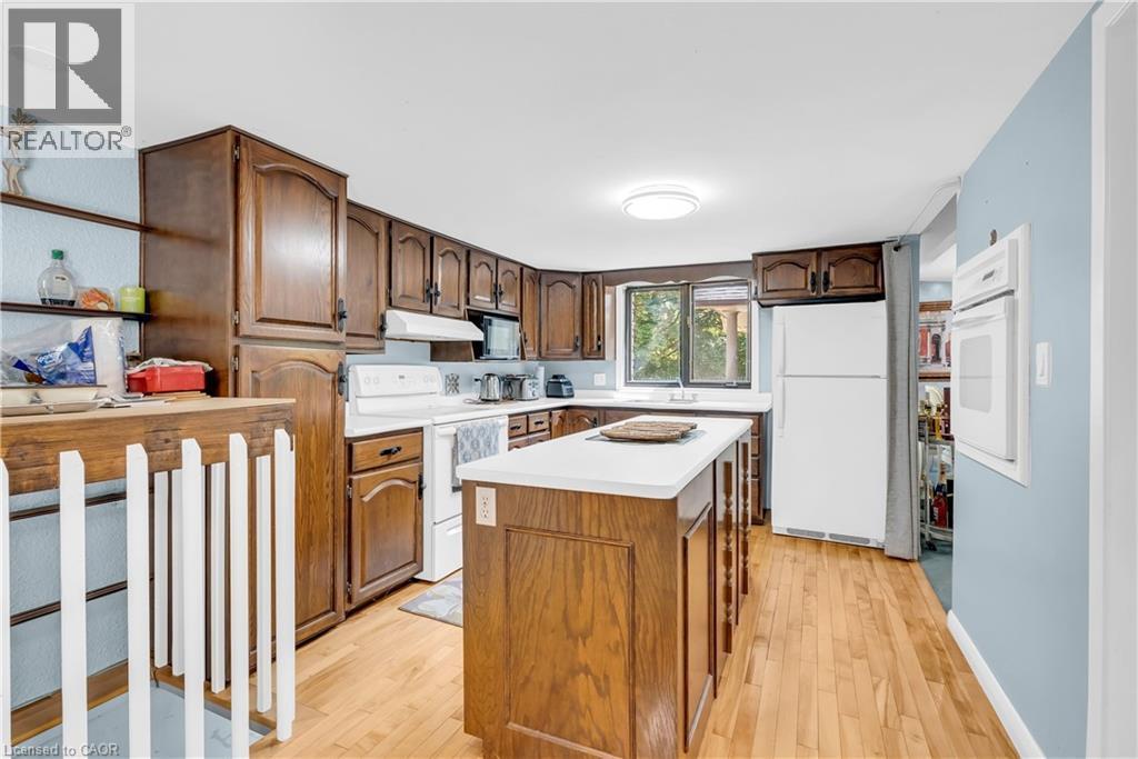 1356 Oak Lane, Mississauga, ON - Indoor Photo Showing Kitchen