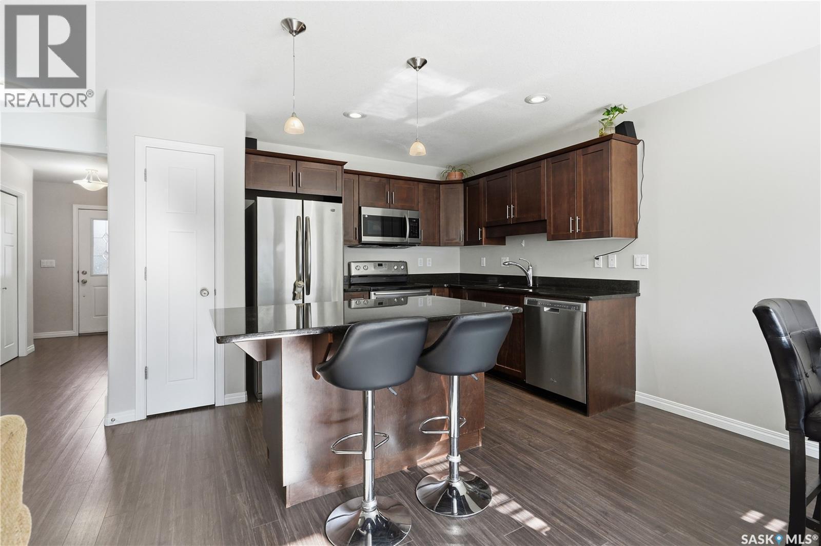 14 502 Rempel Manor, Saskatoon, SK - Indoor Photo Showing Kitchen With Stainless Steel Kitchen With Upgraded Kitchen