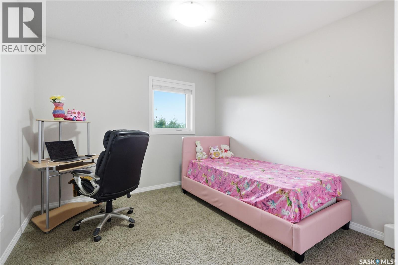 14 502 Rempel Manor, Saskatoon, SK - Indoor Photo Showing Bedroom