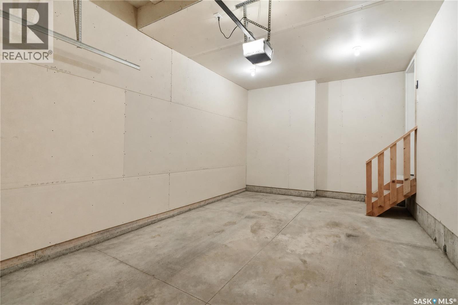 14 502 Rempel Manor, Saskatoon, SK - Indoor