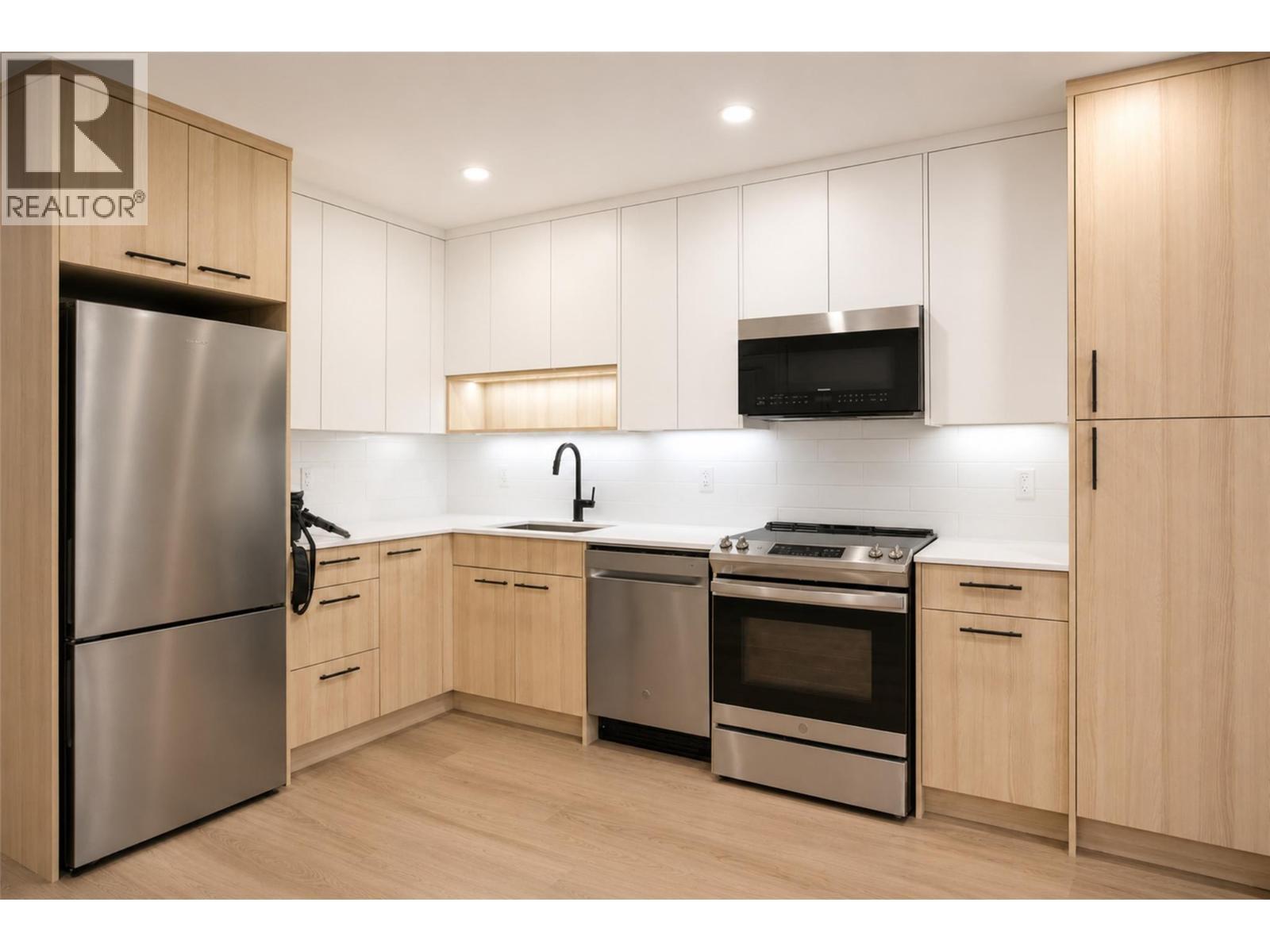 Virtually staged - 1380 Pridham Avenue Unit# 409, Kelowna, BC - Indoor Photo Showing Bedroom