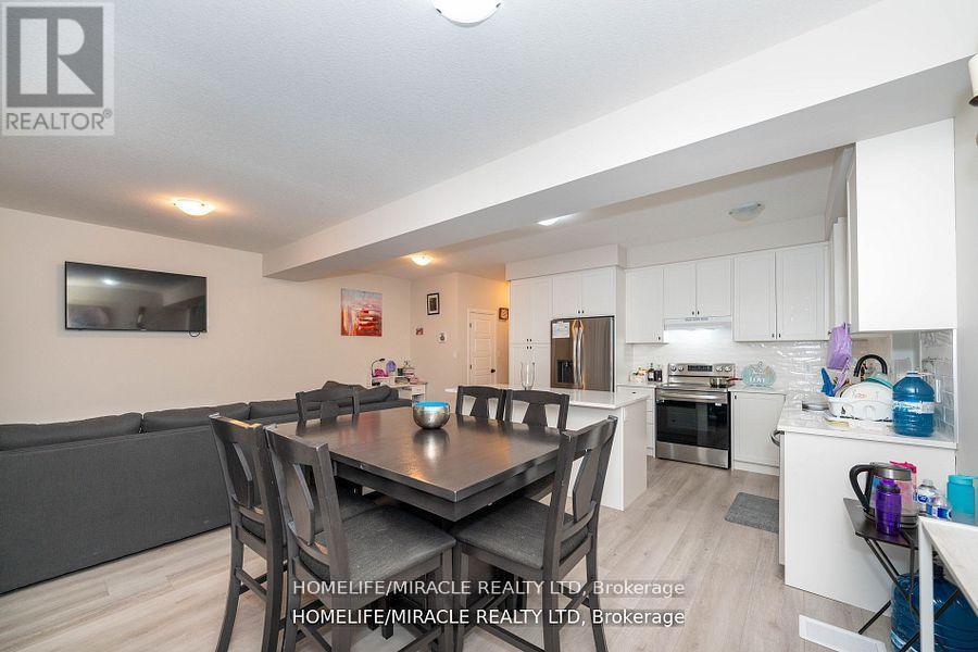 139 Siebert Avenue, Kitchener, ON - Indoor Photo Showing Dining Room