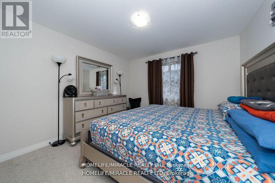 139 Siebert Avenue, Kitchener, ON - Indoor Photo Showing Bedroom