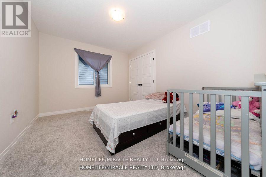 139 Siebert Avenue, Kitchener, ON - Indoor Photo Showing Bedroom