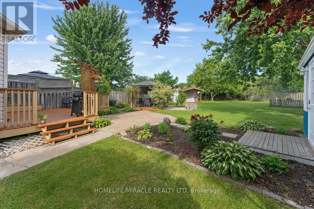 33 Remple Court, Cambridge, ON - Outdoor With Deck Patio Veranda With Backyard