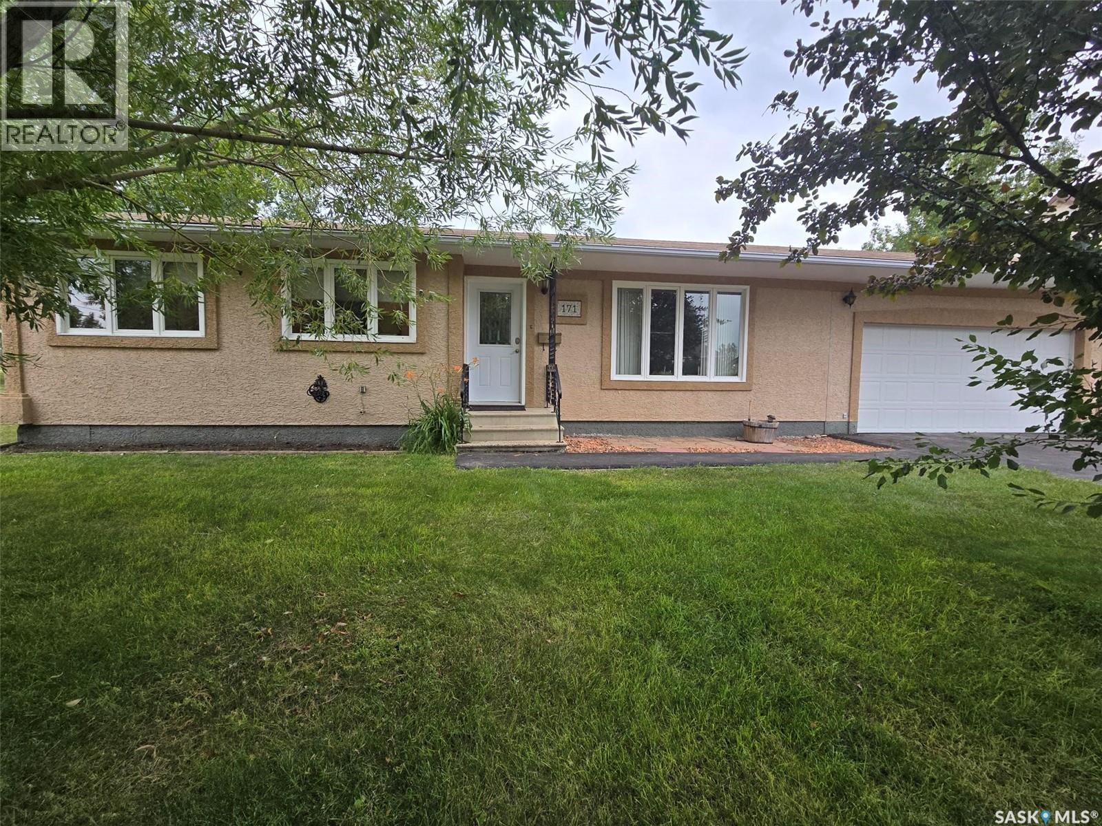 171 Lowestoft Street, Grayson, SK - Outdoor