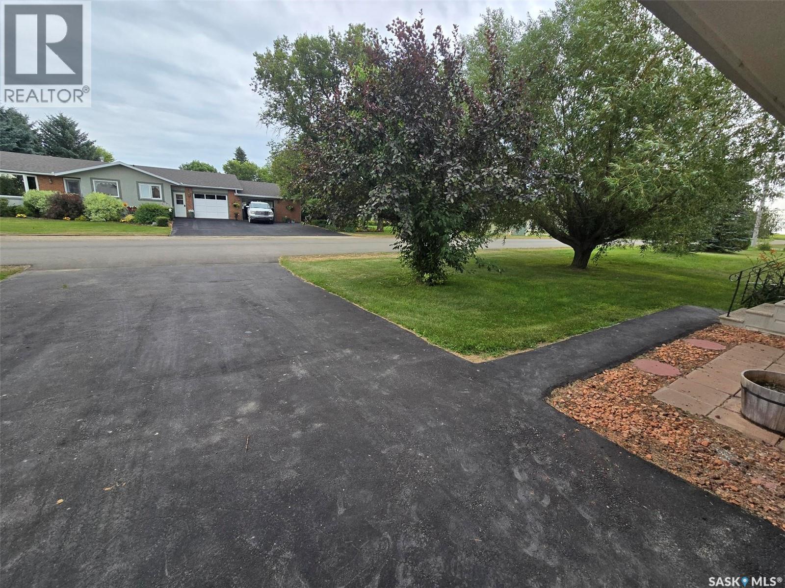 171 Lowestoft Street, Grayson, SK - Outdoor