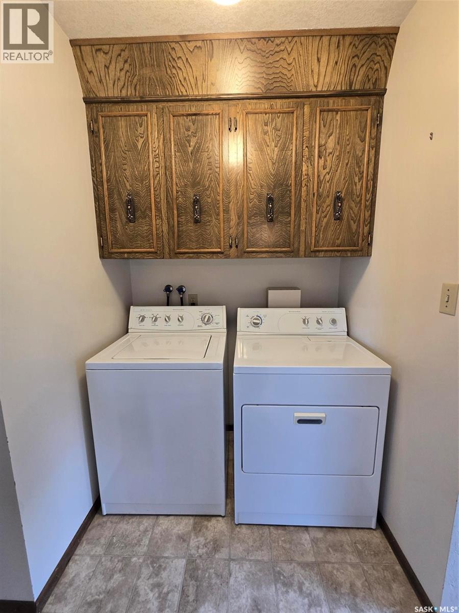 171 Lowestoft Street, Grayson, SK - Indoor Photo Showing Laundry Room
