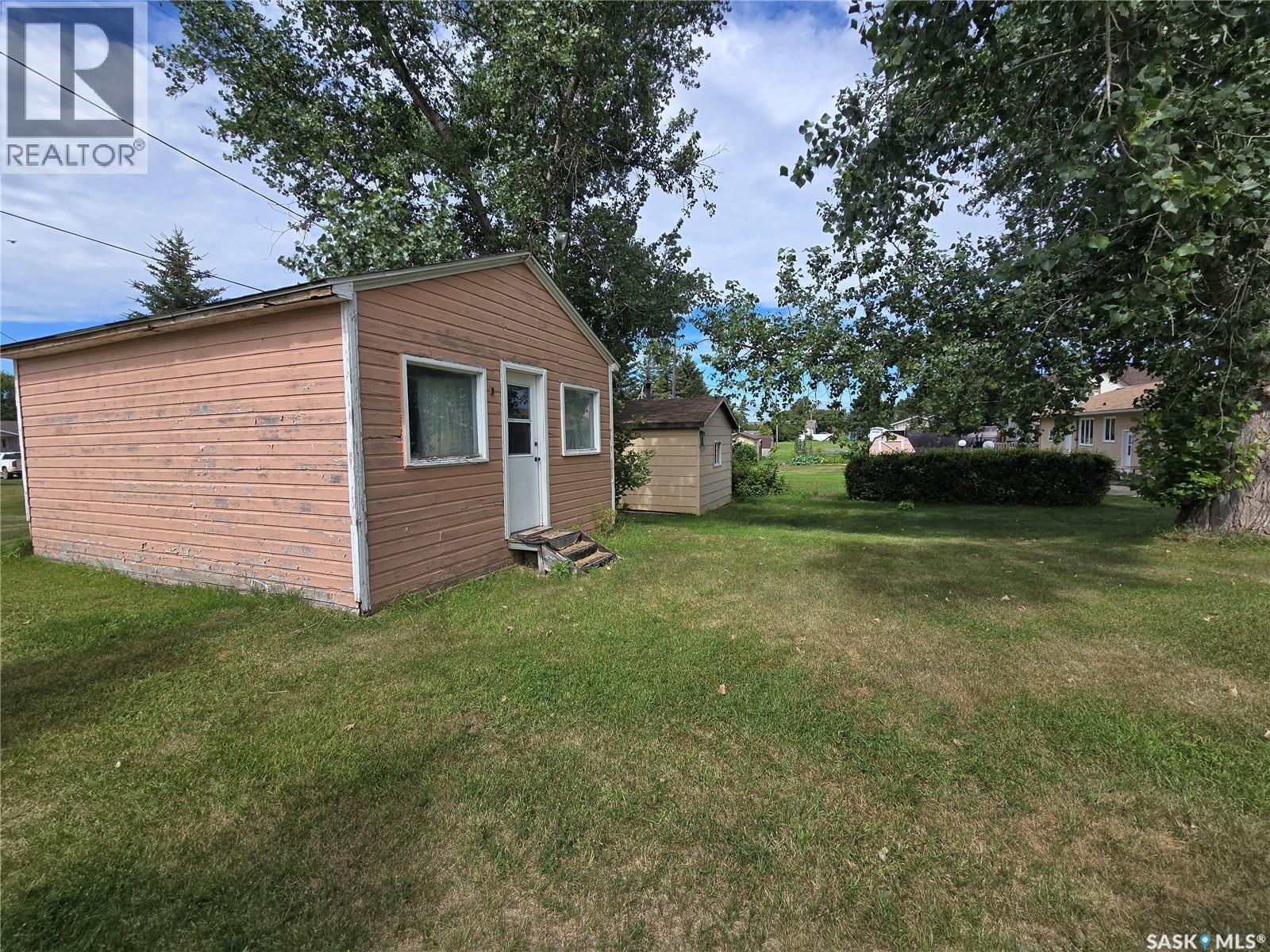 171 Lowestoft Street, Grayson, SK - Outdoor
