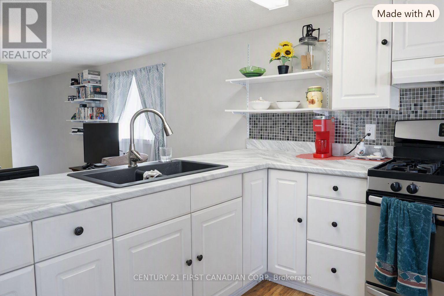 40 - 79681 Bluewater Highway, Central Huron (Goderich), ON - Indoor Photo Showing Kitchen