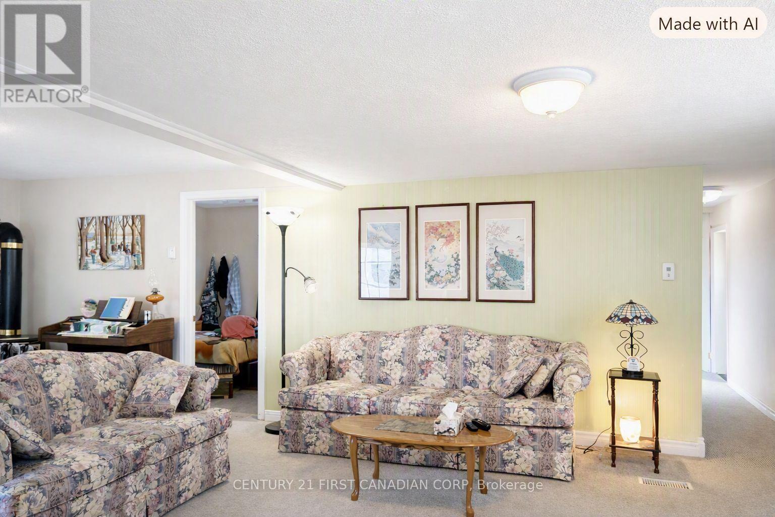 40 - 79681 Bluewater Highway, Central Huron (Goderich), ON - Indoor Photo Showing Living Room