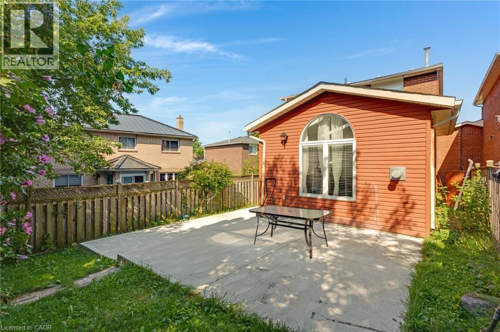 100 Anglerock Drive, Cambridge, ON - Outdoor