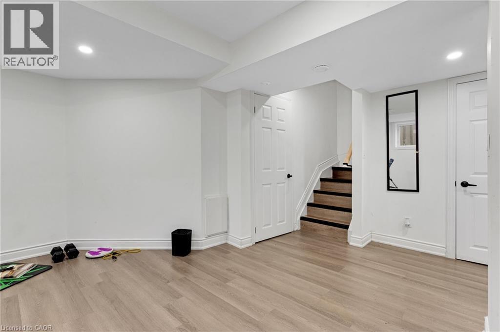 100 Anglerock Drive, Cambridge, ON - Indoor