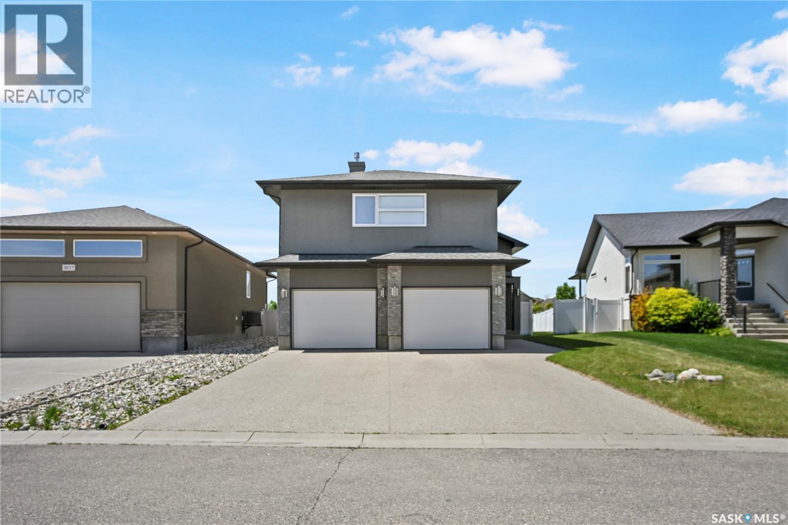 3821 Goldfinch Way, Regina, SK - Outdoor With Facade