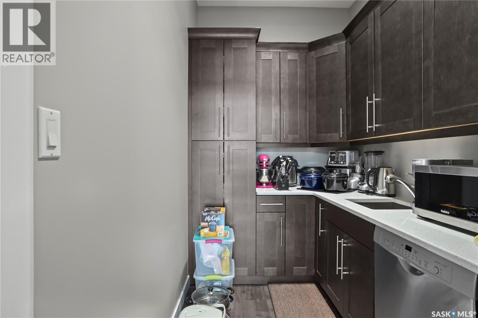 3821 Goldfinch Way, Regina, SK - Indoor Photo Showing Kitchen