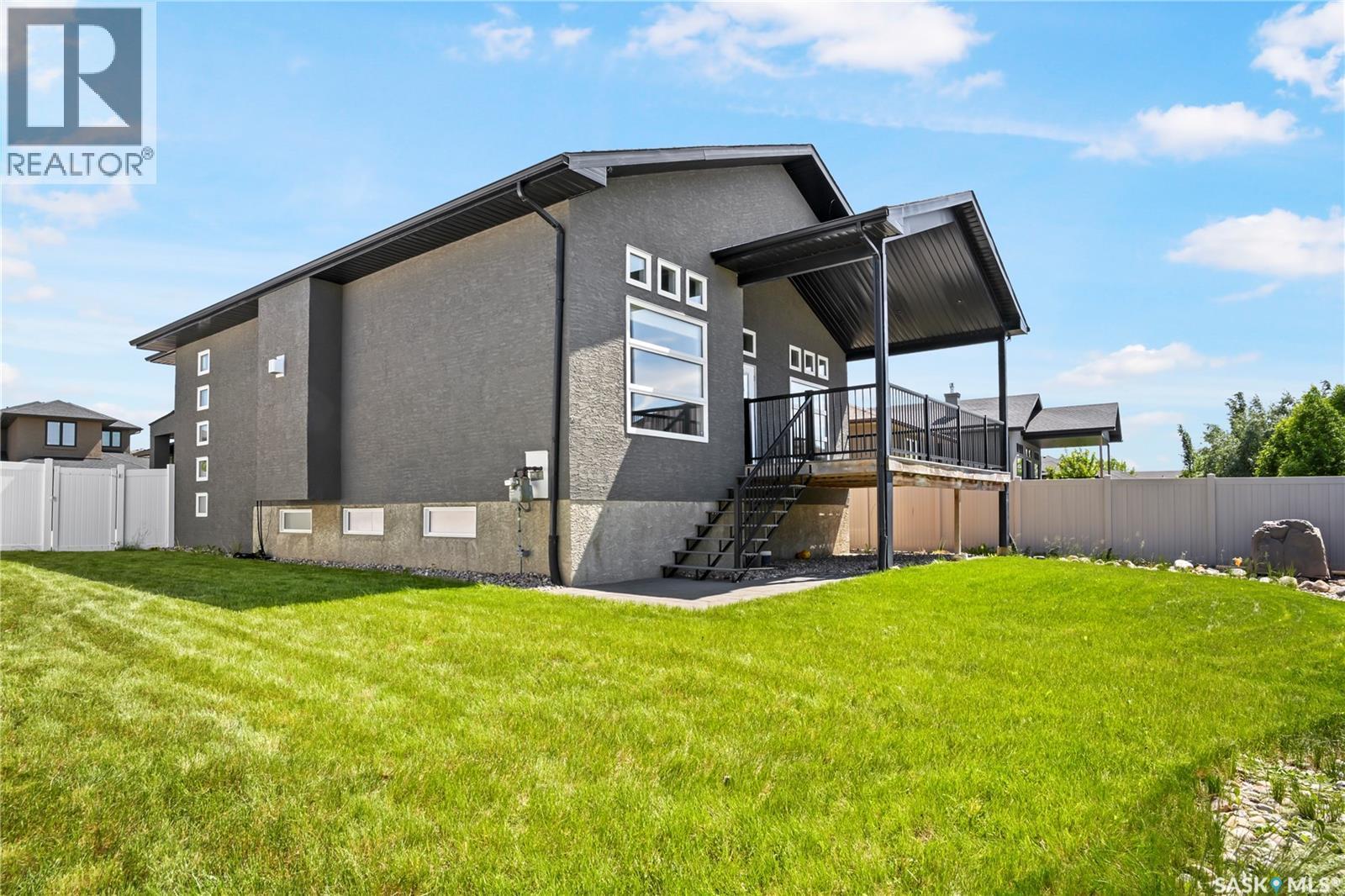 3821 Goldfinch Way, Regina, SK - Outdoor